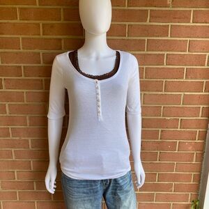 Old Navy White capri Sleeve Henley Tee